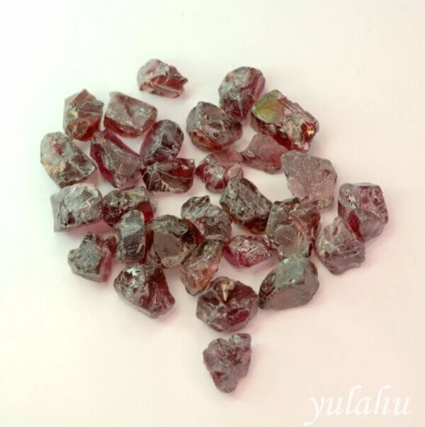Garnet Raw crystals / Granat Rohkristalle