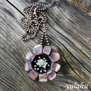 Raw Opal Flower Necklace 1 / Rohopal Blume Halskette 1