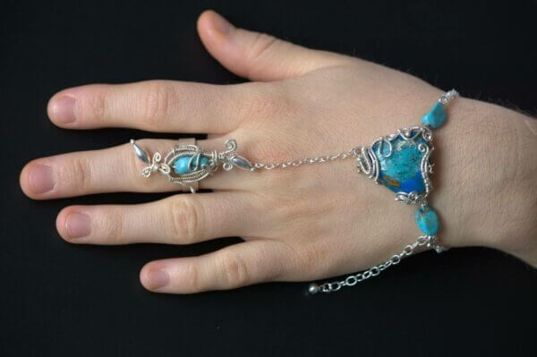 The Ice Queen bracelet - ring attached